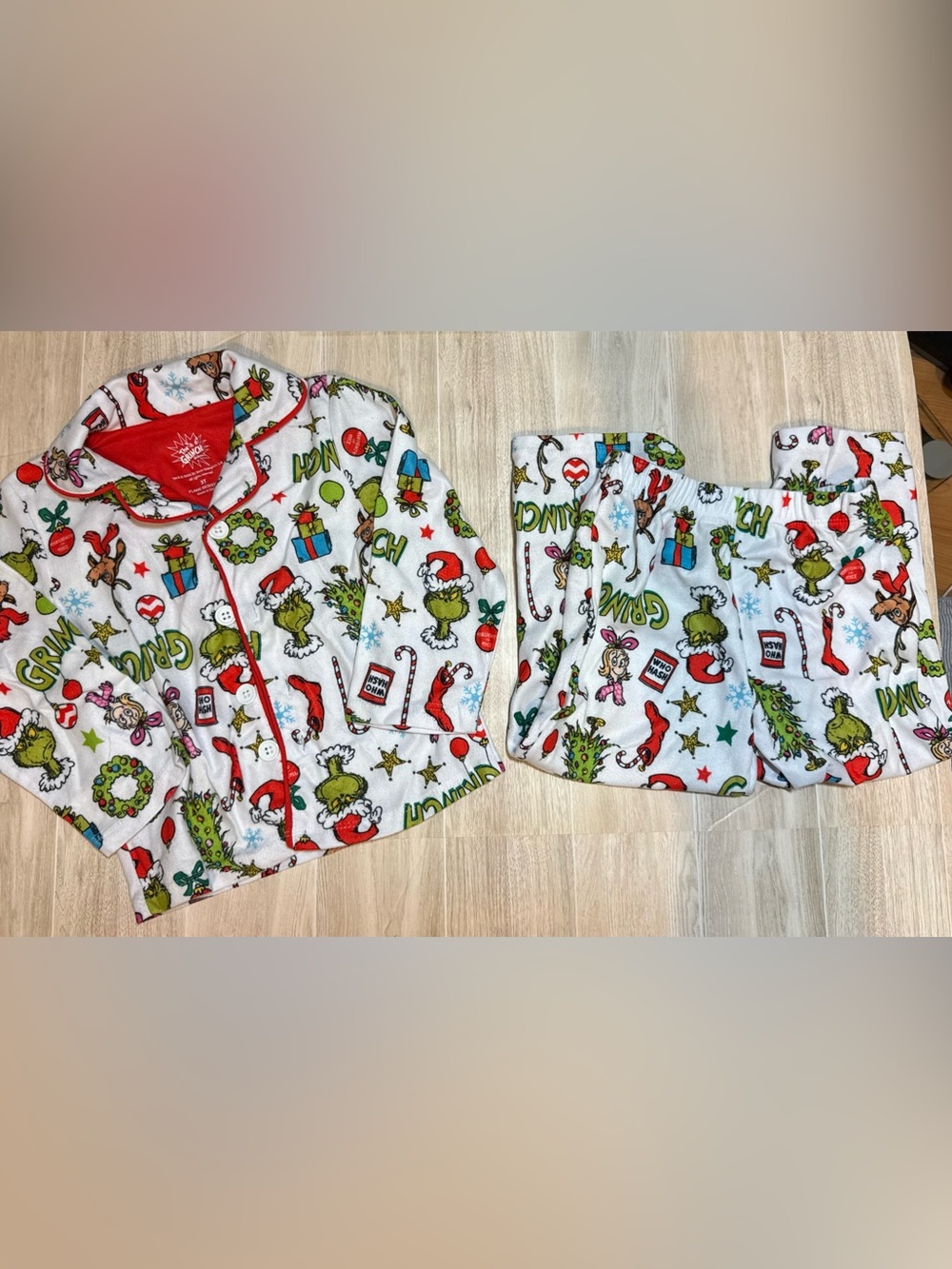 Kids' Grinch Holiday Pajama Set Top & Pants 3T